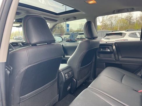 Used 2022 Toyota 4Runner TRD Off-Road Premium w/ TRD Black Wheel Package (TMS) AWD/4WD image 18