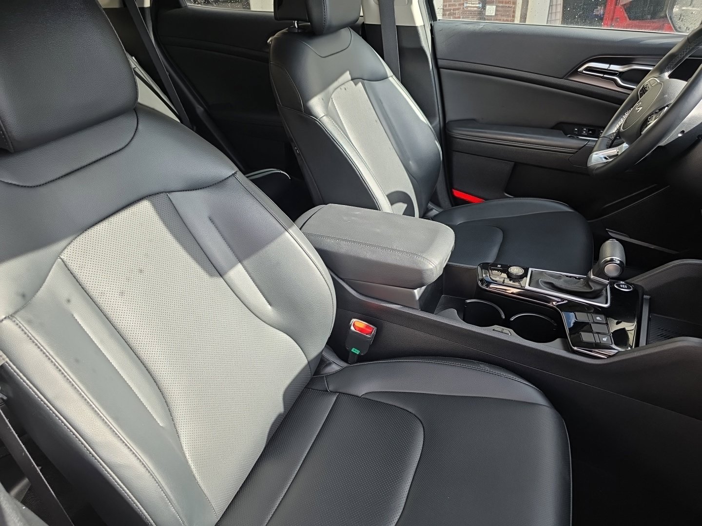 Used 2024 Kia Sportage EX FWD image 34