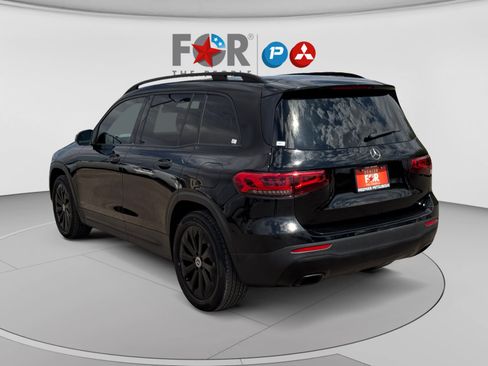 Used 2021 Mercedes-Benz GLB 250 w/ Premium Package image 3