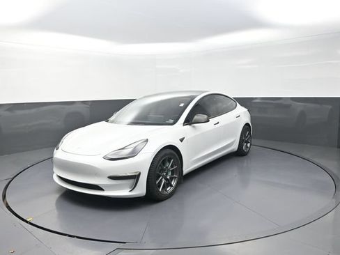 Used 2022 Tesla Model 3 Long Range AWD/4WD image 33