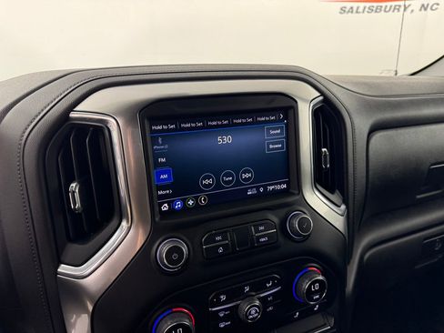 Used 2022 Chevrolet Silverado 1500 LT Trail Boss w/ Bed Protection Package AWD/4WD image 16