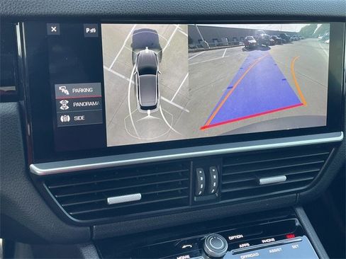 Used 2019 Porsche Cayenne S image 18