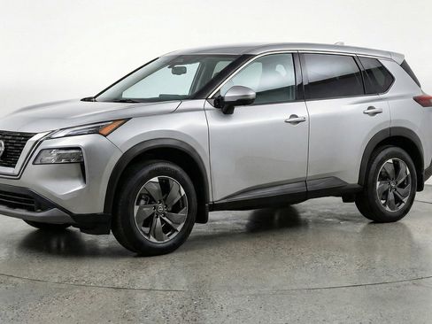 Used 2025 Nissan Rogue SV image 3