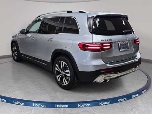 Used 2026 Mercedes-Benz GLB 250 4MATIC image 8