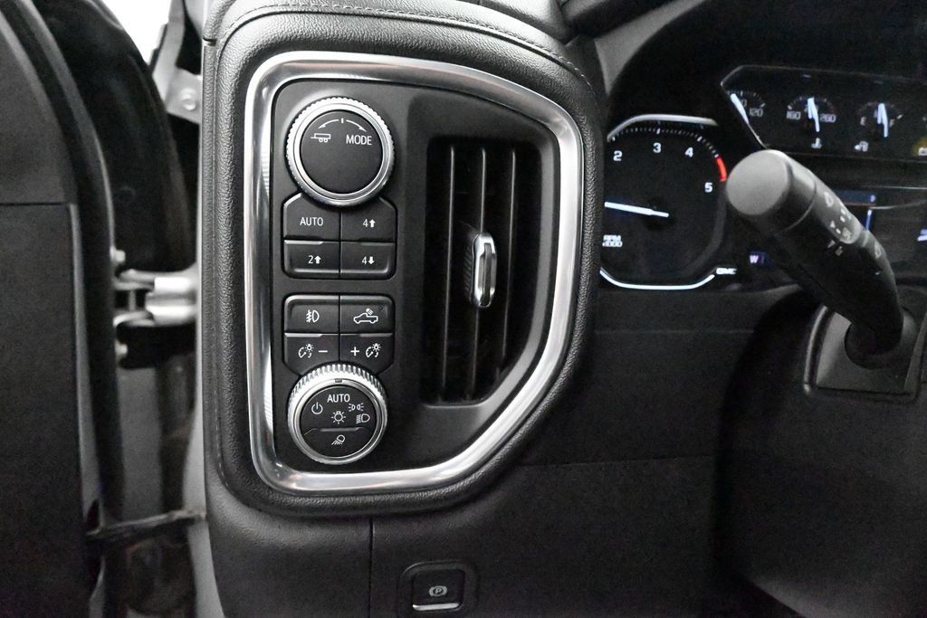 Used 2020 GMC Sierra 3500 SLT w/ SLT Convenience Package AWD/4WD image 12