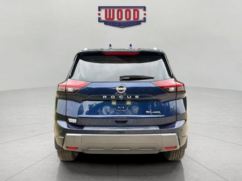 Used 2025 Nissan Rogue SL w/ Tech Package AWD/4WD image 3