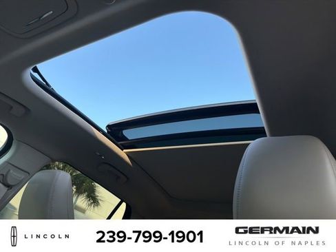 Used 2024 Lincoln Aviator AWD w/ Premium Package image 16