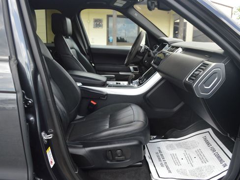 Used 2020 Land Rover Range Rover Sport HST image 15
