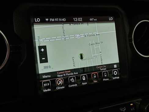 Used 2022 Jeep Wrangler Unlimited Sahara w/ Cold Weather Group AWD/4WD image 28