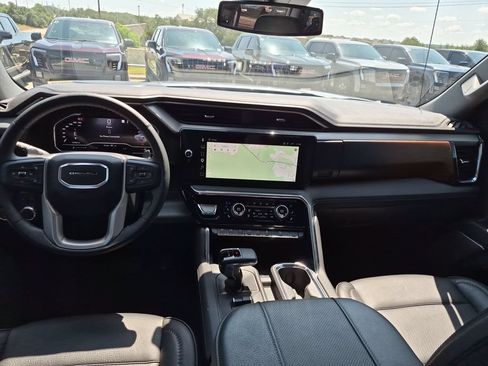 Used 2025 GMC Sierra 1500 Denali AWD/4WD image 32