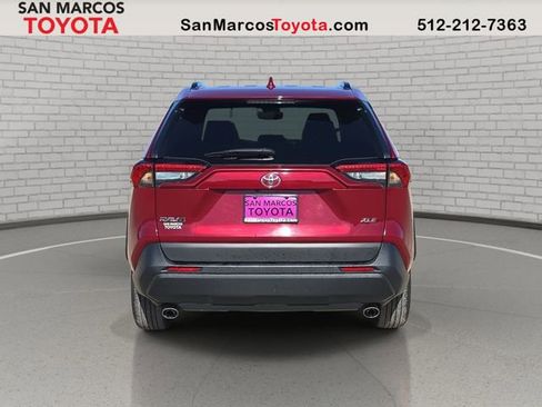 Used 2022 Toyota RAV4 XLE w/ Convenience Package image 6
