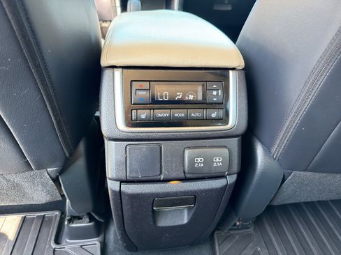 Used 2020 Subaru Ascent Limited AWD/4WD image 12