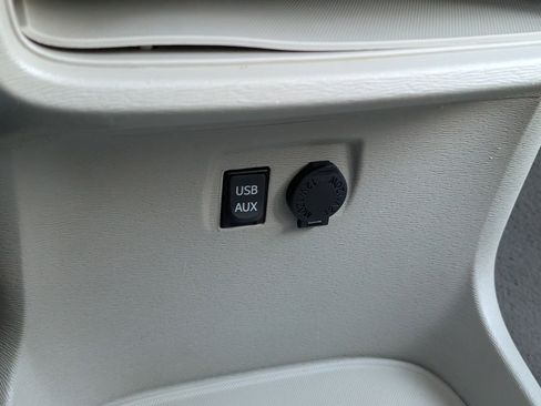 Used 2011 Toyota Sienna XLE image 21