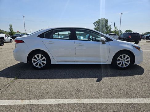 Used 2022 Toyota Corolla LE FWD image 8