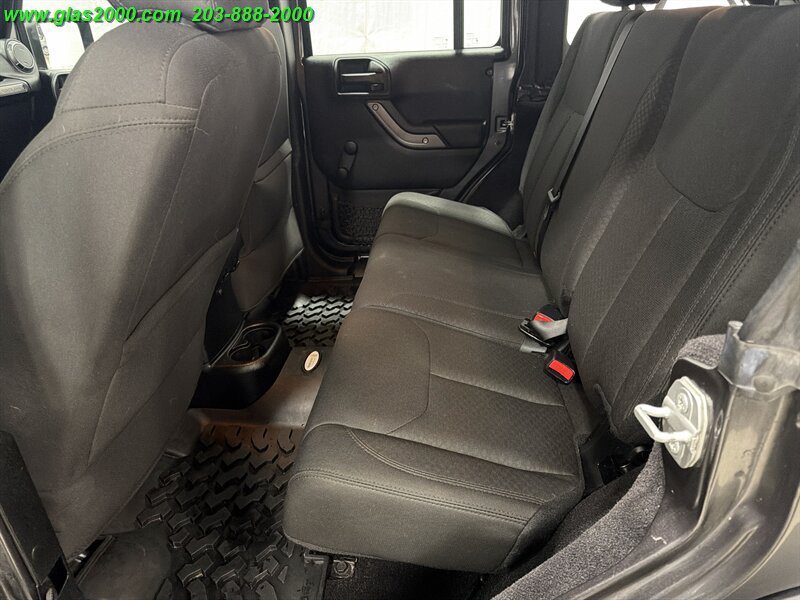 Used 2017 Jeep Wrangler Unlimited Sport w/ Connectivity Group AWD/4WD image 9
