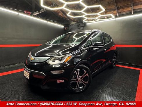 Used 2017 Chevrolet Bolt Premier w/ Driver Confidence II Package image 2