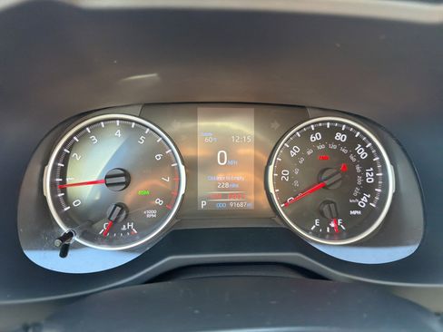 Used 2021 Toyota RAV4 XLE image 12