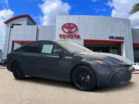 Certified 2025 Toyota Camry SE image 1