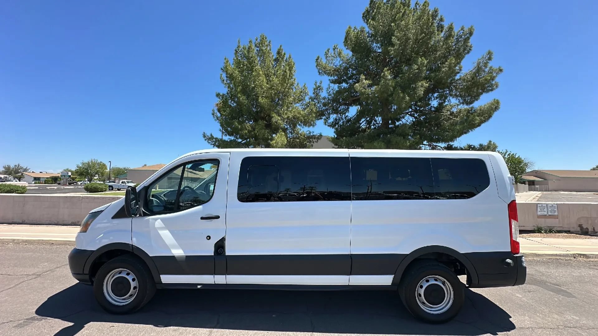 Used 2016 Ford Transit 350 XL RWD image 1