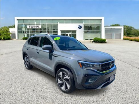 Certified 2024 Volkswagen Taos SE w/ Panoramic Sunroof Package AWD/4WD image 7