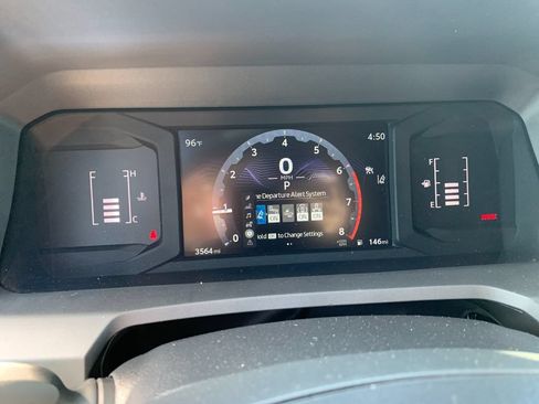 Used 2025 Toyota Tacoma SR5 AWD/4WD image 19
