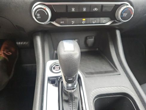 Used 2022 Nissan Sentra SV image 18