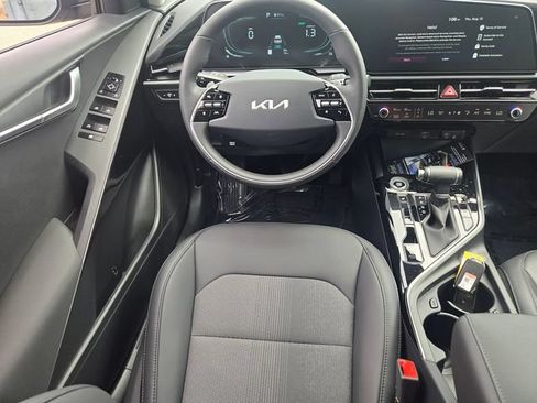 New 2026 Kia Niro EX FWD image 9