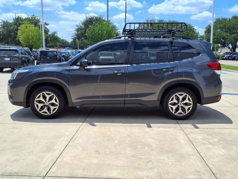 Used 2021 Subaru Forester Premium AWD/4WD image 23
