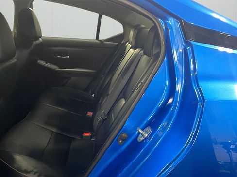 Used 2023 Nissan Sentra SR w/ SR Premium Package FWD image 11