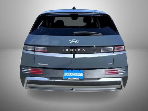 Used 2025 Hyundai Ioniq 5 SE AWD/4WD image 5