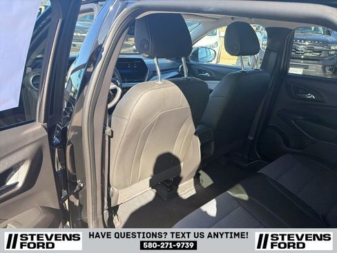 Used 2025 Chevrolet Trax LT w/ LT Convenience Package image 30