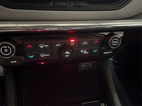 Used 2022 Jeep Compass Limited image 27