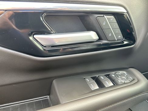 Used 2025 Chevrolet Tahoe High Country image 13