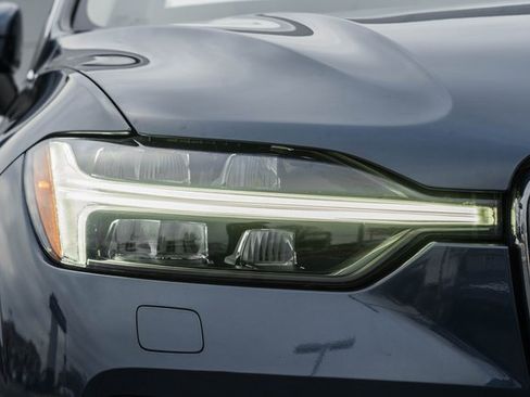 Used 2023 Volvo XC60 B5 Ultimate w/ Climate Package image 12