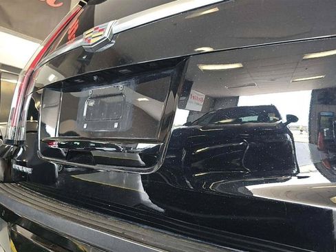 Used 2016 Cadillac Escalade ESV Platinum AWD/4WD image 26