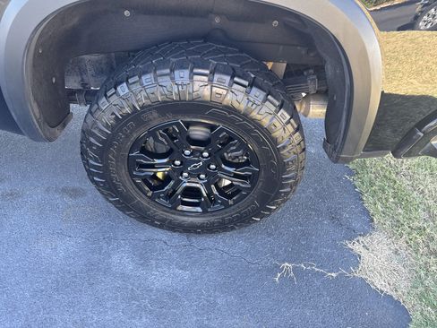 Used 2023 Chevrolet Silverado 1500 ZR2 w/ Technology Package image 12