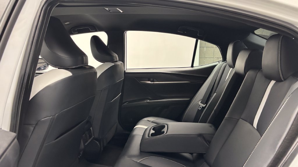 Used 2025 Toyota Camry SE FWD image 29