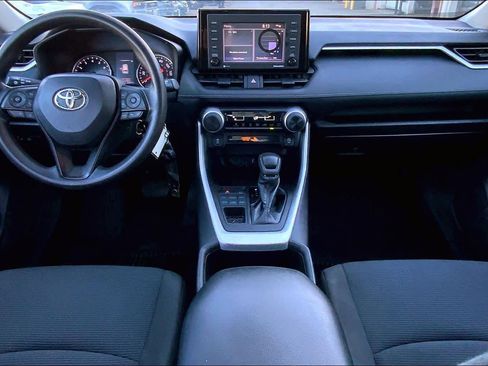 Used 2022 Toyota RAV4 LE image 13