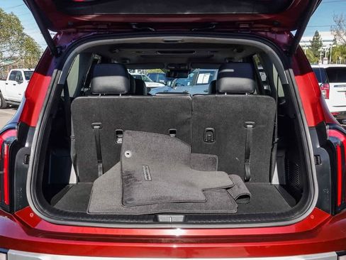 Used 2023 Kia Telluride EX w/ EX Captain's Chair Package image 25