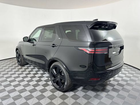 Used 2025 Land Rover Discovery Dynamic SE AWD/4WD image 3