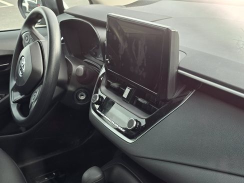 Used 2025 Toyota Corolla LE image 15