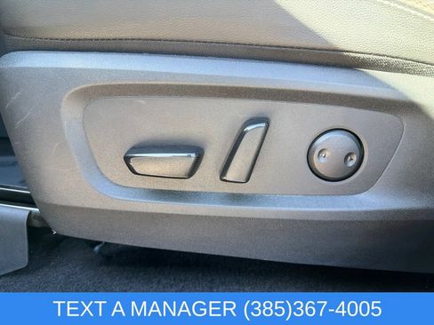 Used 2025 Nissan Pathfinder SL AWD/4WD image 15