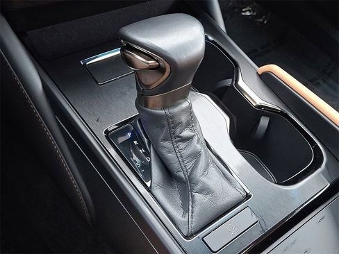 Used 2023 Lexus ES 350 w/ Premium Package image 9