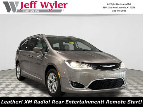 Used 2017 Chrysler Pacifica Touring-L Plus image 1