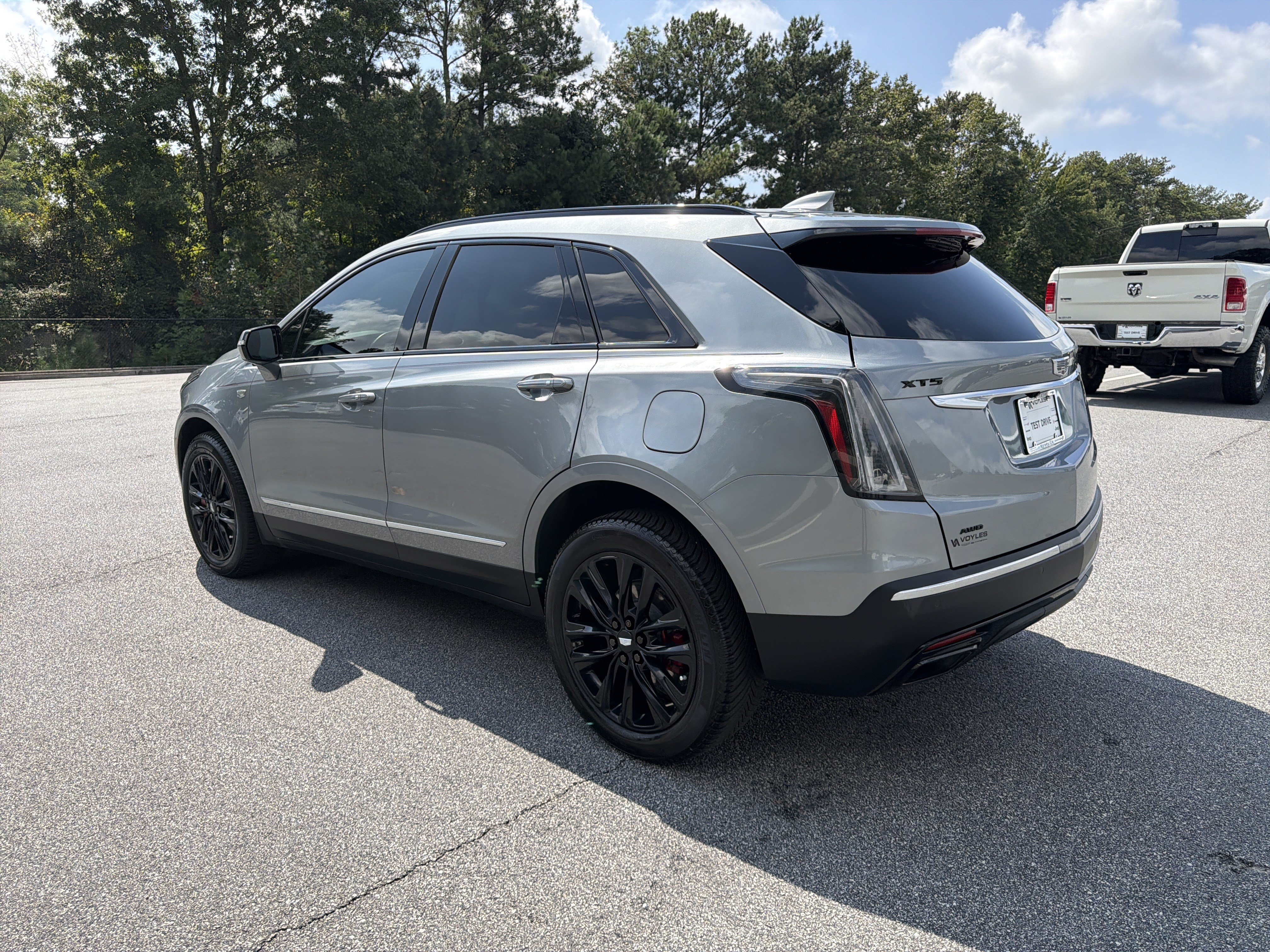 Used 2023 Cadillac XT5 Sportv w/ LPO, Floor Liner Package AWD/4WD image 6