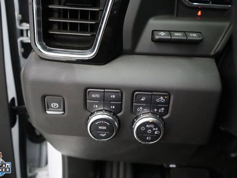 Used 2025 GMC Sierra 2500 Denali Ultimate AWD/4WD image 13