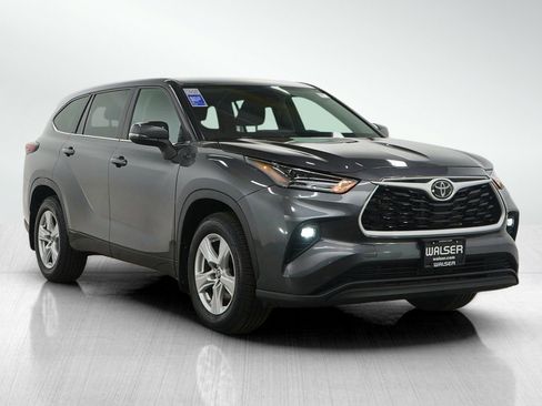 Used 2024 Toyota Highlander LE image 7