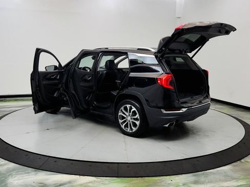 Used 2020 GMC Terrain SLT w/ GMC Pro Grade Package AWD/4WD image 12
