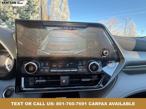 Used 2024 Toyota Highlander XLE AWD/4WD image 27