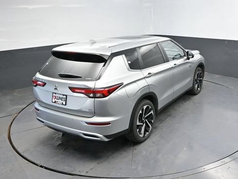 Used 2024 Mitsubishi Outlander 4WD Plug-In Hybrid image 42